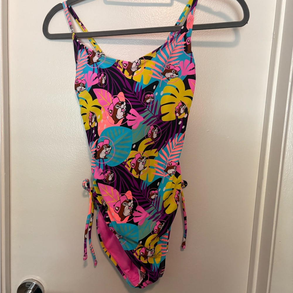 2025 Buc-ee’s Summer One-Piece Swimsuit Medium (New with Tags)